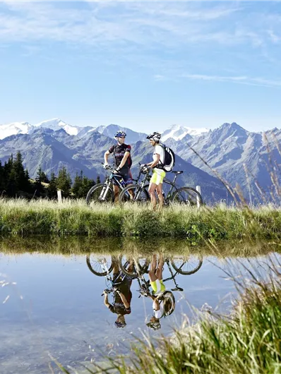 Biken mit traumhafter Aussicht in die Hohen Tauern.