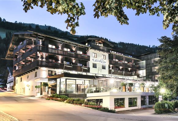The privileged location, directly at the valley station of the Wildkogelbahn, in the center of Neukirchen am Großvenediger.