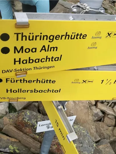 Beschilderung auf der Larmkogelscharte